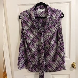 Jones Studio purple & gray, brush stroke, sleeveless blouse with tie